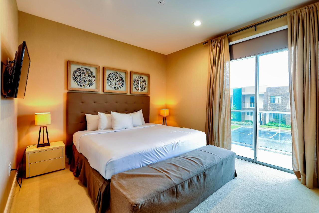 Beautiful Townhome Overlooking The Lake And The Pool 올랜도 외부 사진