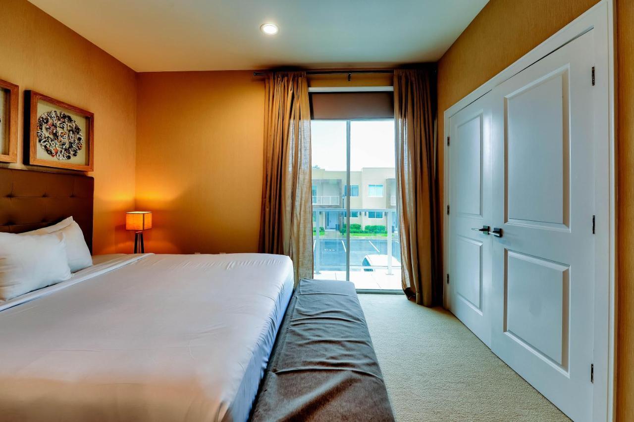 Beautiful Townhome Overlooking The Lake And The Pool 올랜도 외부 사진